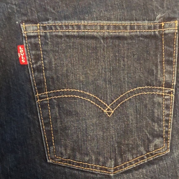 Levi’s - Picture 3 of 5